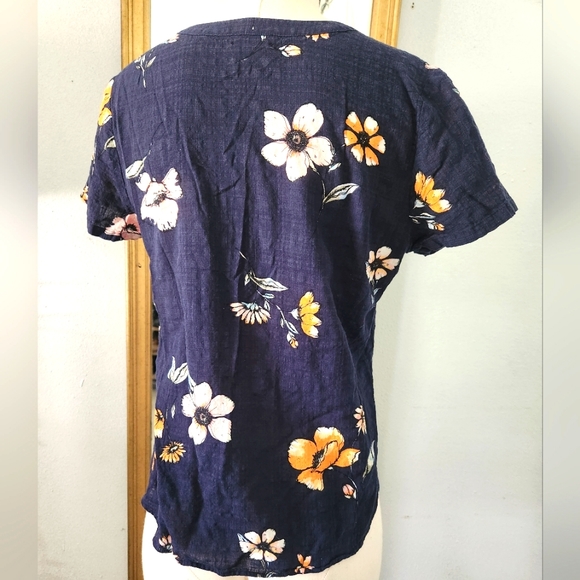 Floral Van Heusen Shirt - Picture 4 of 5